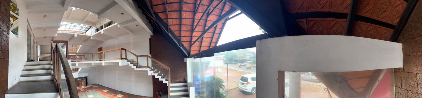First-floor panoramic view across the central court at nalukettu