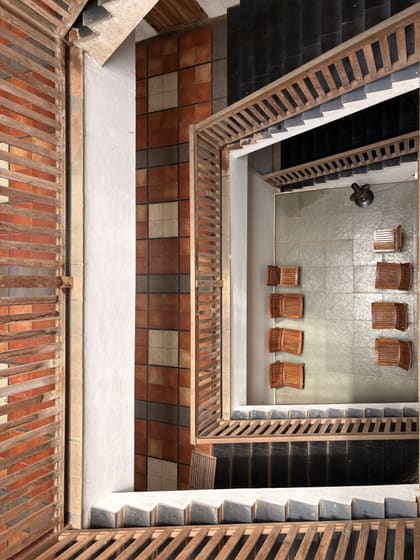 Window and patterned wall detail